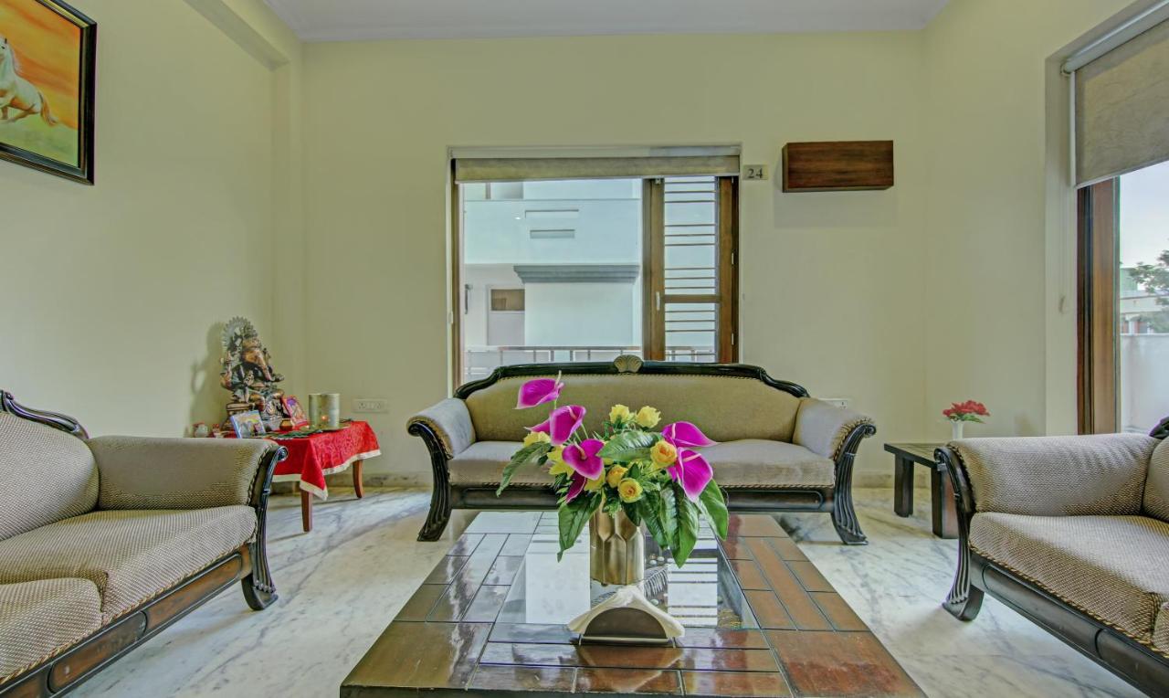 Itsy Hotels Swastika Inn Sector 26 Нойда Екстер'єр фото