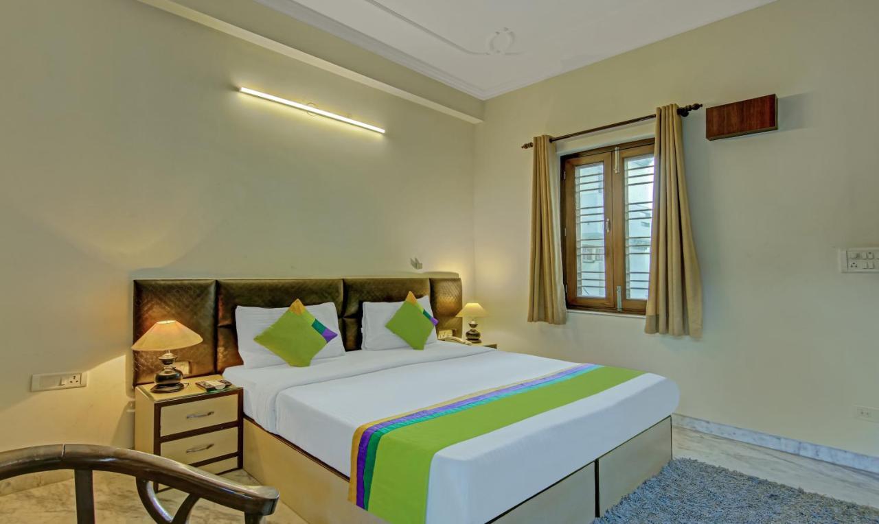 Itsy Hotels Swastika Inn Sector 26 Нойда Екстер'єр фото