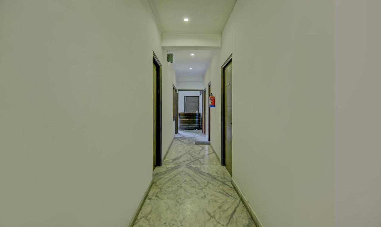 Itsy Hotels Swastika Inn Sector 26 Нойда Екстер'єр фото